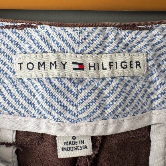 Tommy Hilfiger size 8, brown short shorts. Hook and clasp style, summer, beach - Picture 5 of 7
